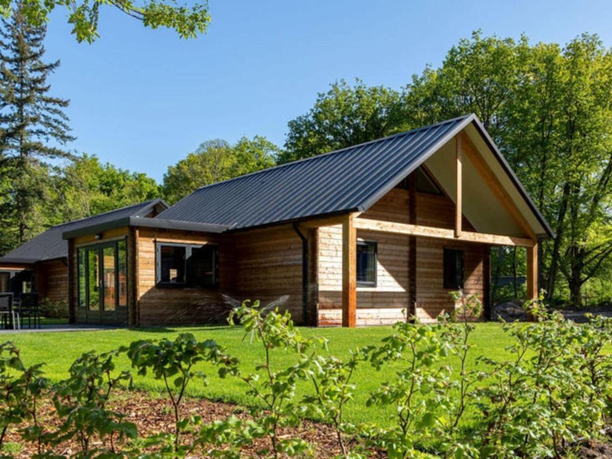 Cosy Wooden House Amid Woods In Soesterberg Утрехт Екстериор снимка