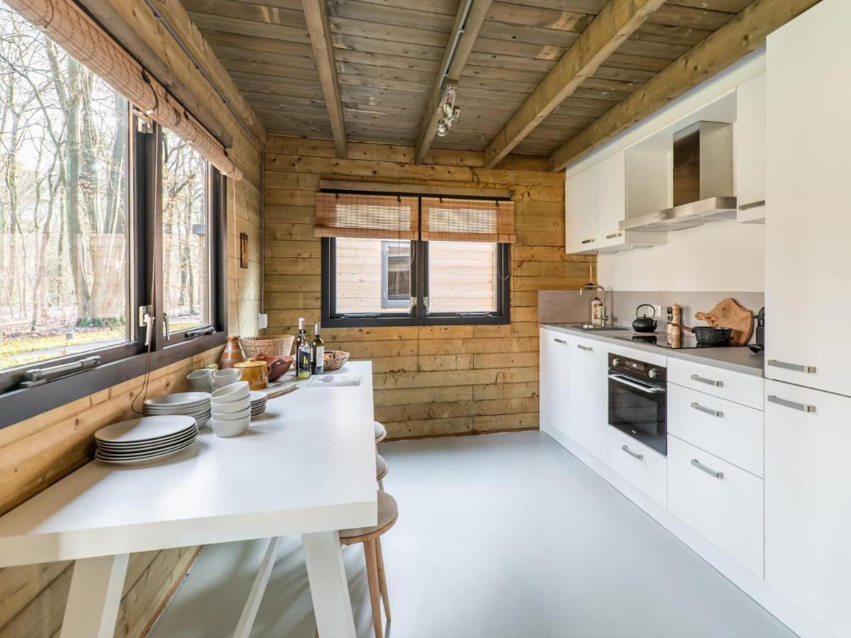 Cosy Wooden House Amid Woods In Soesterberg Утрехт Екстериор снимка